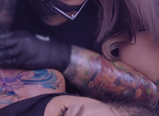 Tatuagem no peito: autoestima e arte após o câncer